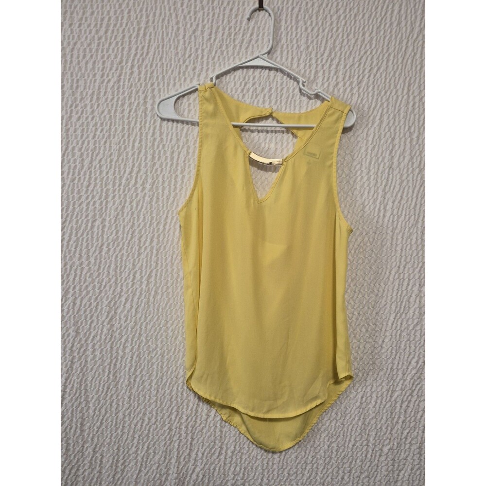 Meraki Sleeveless Yellow Blouse with Metal Accent And Keyhole Draped Back Sz L